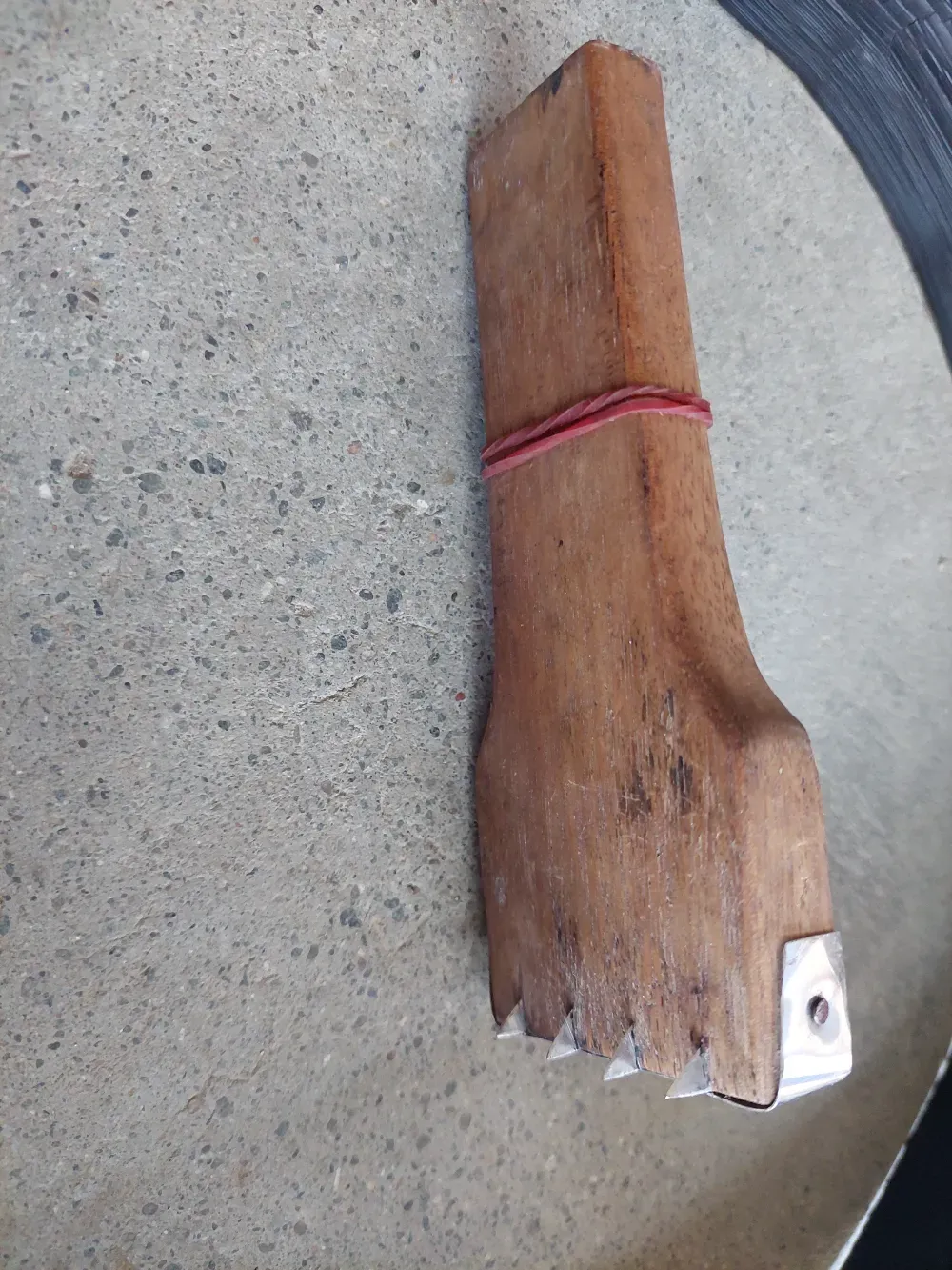 Hand tool for making pandanus